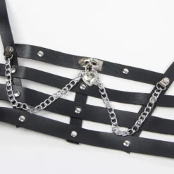 Harness ketjukoristeilla