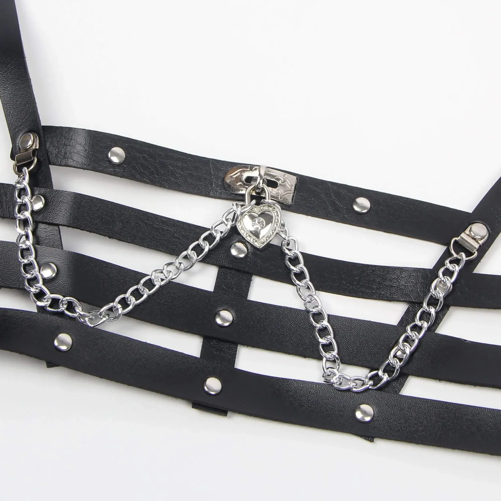 Harness ketjukoristeilla